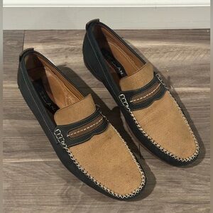 MEZLAN Two Toned Venuti Loafers. Size 11.5.
